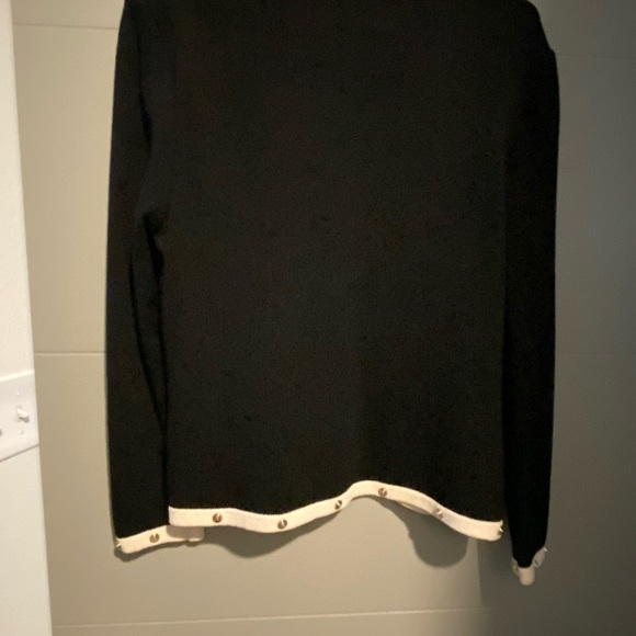 Beautiful St. John Collection by Marie Gray Suit Jacket. Size 6 - Picture 3 of 4